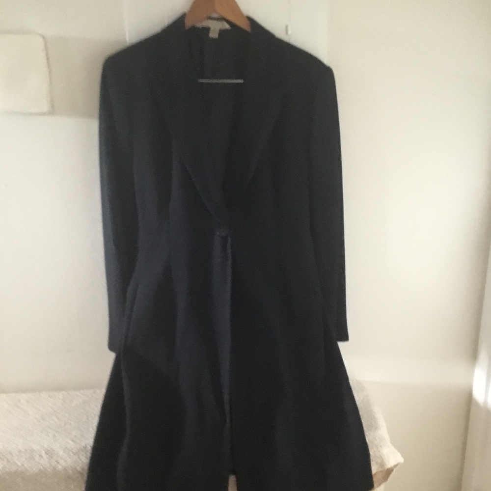 Perfect for court or office, Elegant long black blazer/jacket size 12